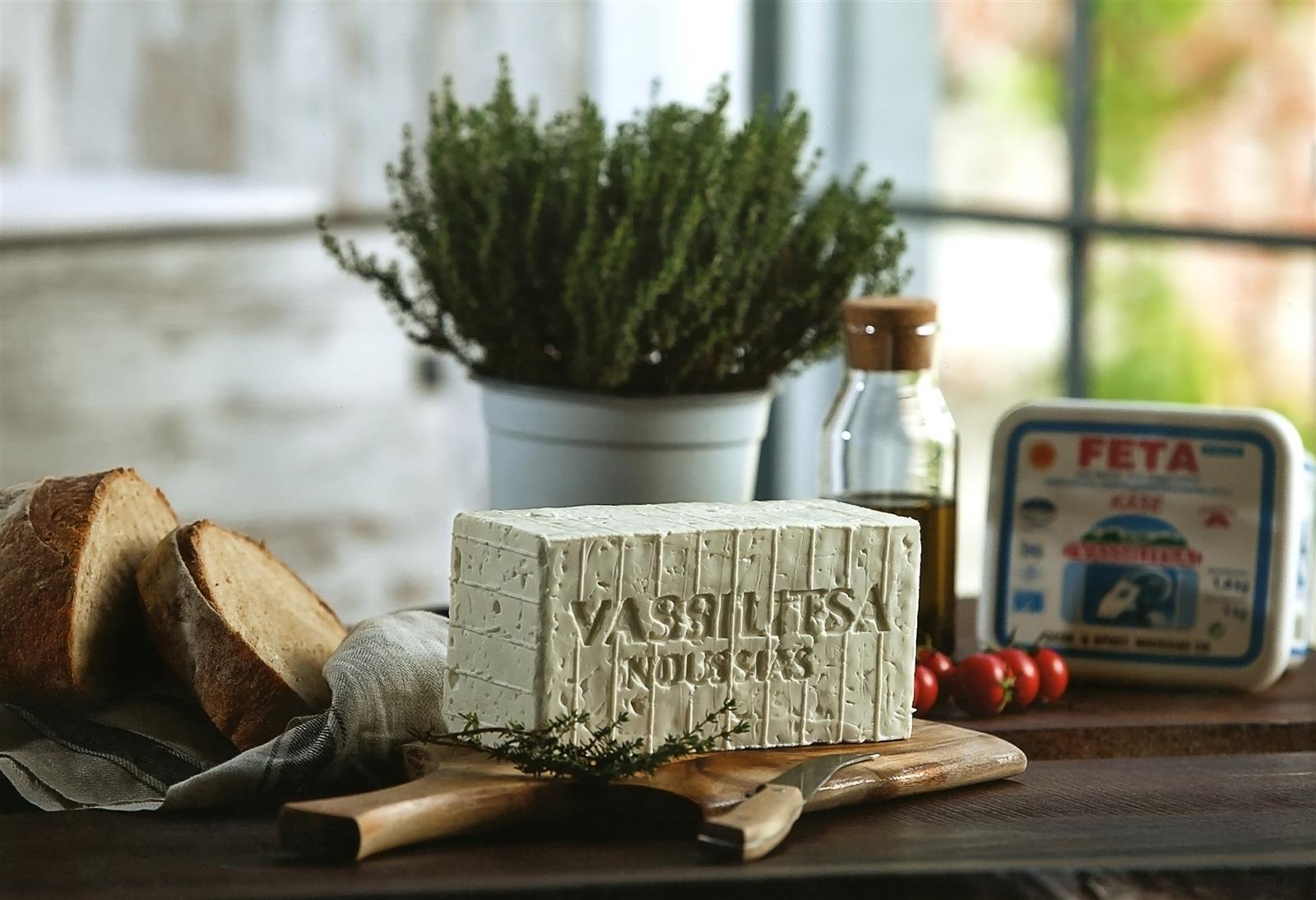 Vassilitsa BIO Feta 400g Schafskäse Feta-Käse Behälter 